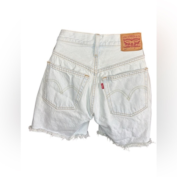 Levi’s womens Cut Off Light Wash Denim
Shorts sz 25 vintage raw hem preloved - Picture 7 of 9